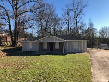 Main picture of 24 Sycamore Dr