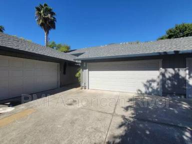 Main picture of 8067 Briar Ridge Ln