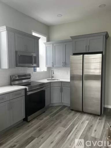 Main picture of 157 Clinton St