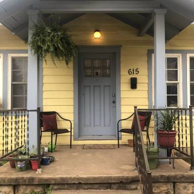 Main picture of 615 W 4th Ave