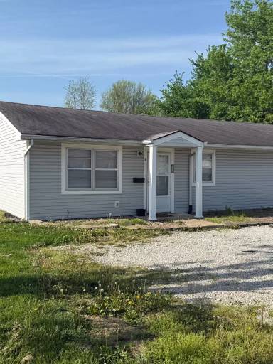 Main picture of 202 E Broadway