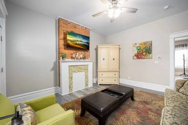 Main picture of 906 E Livingston Ave