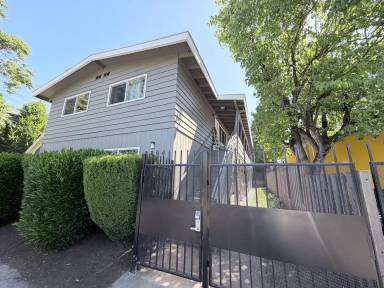 Main picture of 2204 SE 50th Ave