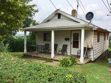 Main picture of 218 Vine St