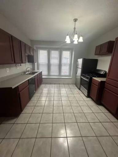 Main picture of 2226 E 93rd St