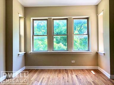Main picture of 4433 W Fullerton Ave