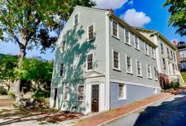 Main picture of 11 Cady St