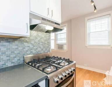 Main picture of 511 W Belmont Ave