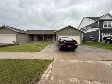Main picture of 4045 Carbon St