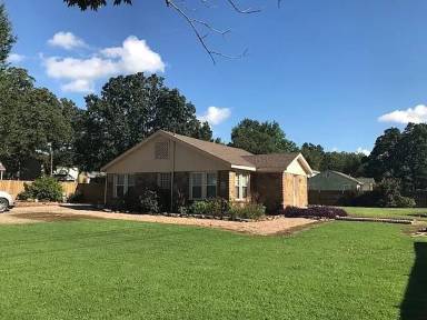 Main picture of 3927 Jenny Lind Rd