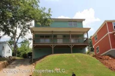 Main picture of 136 Strickland Ave