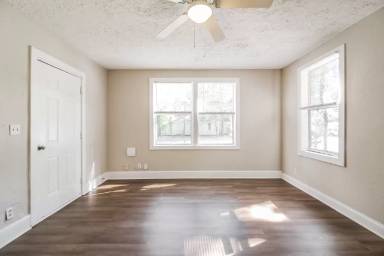 Main picture of 2843 Commonwealth Ave