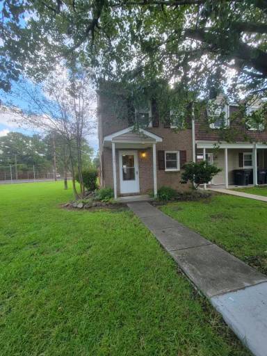 Main picture of 124 Palace Cir