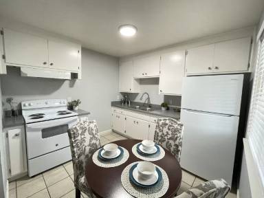 Main picture of Lone Pine Apartments