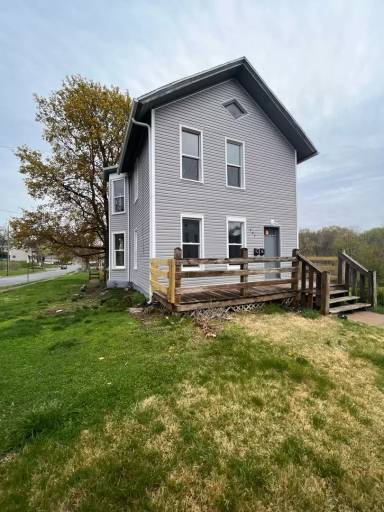Main picture of 402 E 8th St