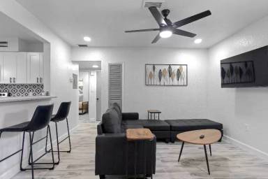 Main picture of 1614 Ferris Ave