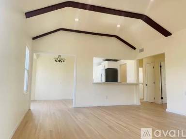 Main picture of 3521 S Victoria Ave