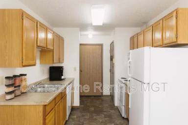 Main picture of 1121 14th Ave E