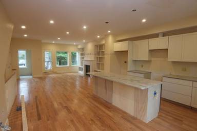 Main picture of 4 - 10 Cufflin St