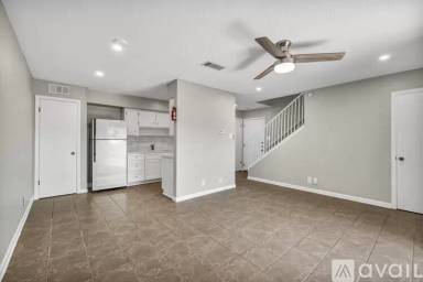 Main picture of 2808 Skyway Cir