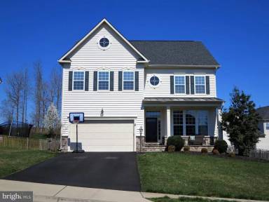 Main picture of 4 Charter Gate Dr