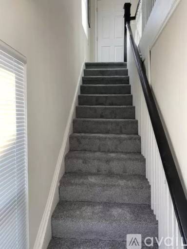 Main picture of 2127 Kent St