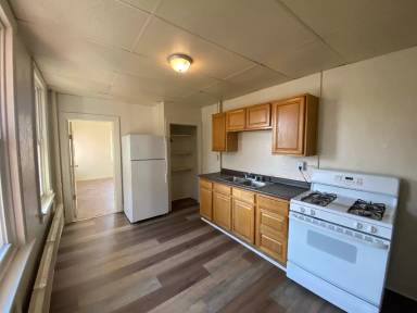 Main picture of 444 S George St