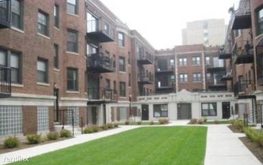 Main picture of 4627 S Drexel Blvd