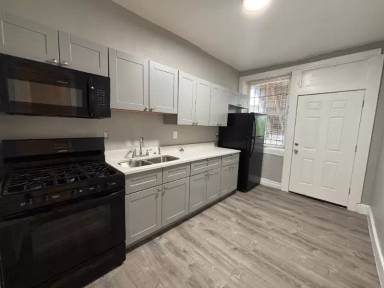 Main picture of 3658 S Indiana Ave