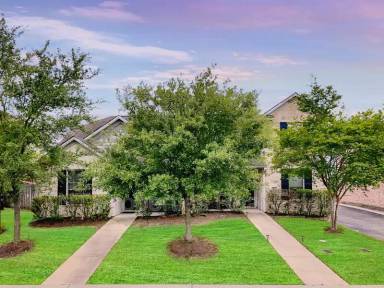 Main picture of 3800-30 Oldenburg Ln