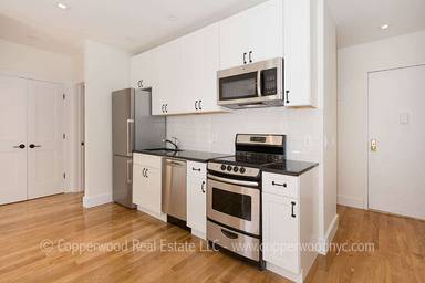 Main picture of 315 East 84th St