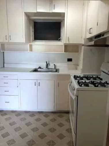 Main picture of 2450 Date St
