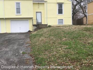 Main picture of 9528 Manning Ave