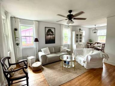 Main picture of 12 W 51st St