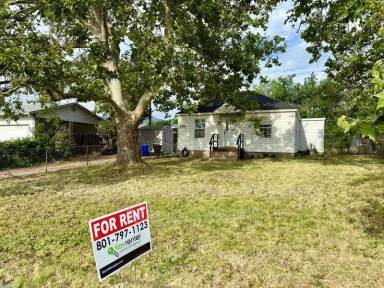 Main picture of 2291 S 500 W