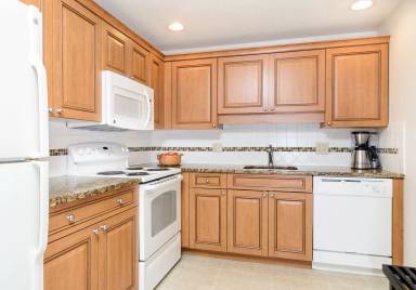 Main picture of 33 Putnam Rd