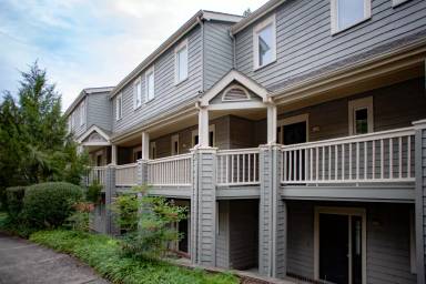 Main picture of 704 Martin Luther King Jr Blvd