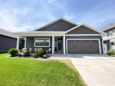 Main picture of 3319 S 26th Ave