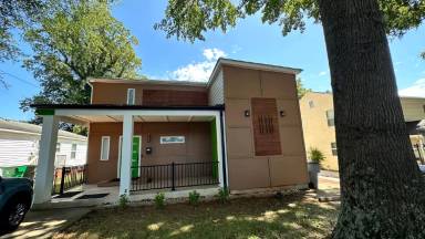 Main picture of 2016 Brewton Dr