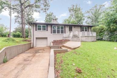 Main picture of 1648 Dobbs Ln