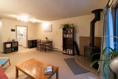 Main picture of 610 Dell Pl