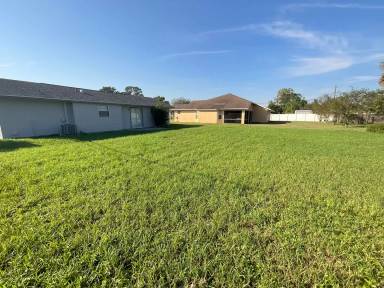 Main picture of 941 SW Fenway Rd