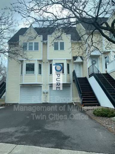 Main picture of 340 3rd Ave NE