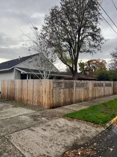 Main picture of 836 NE 8th St