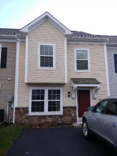 Main picture of 18 Teakwood Dr