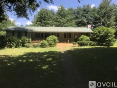 Main picture of 160 Woods Rd