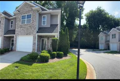 Main picture of 628 W Friendly