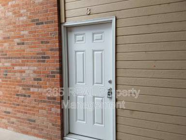 Main picture of 2025 4 Avenue - Unit 3