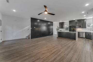 Main picture of 2 Clee Ln