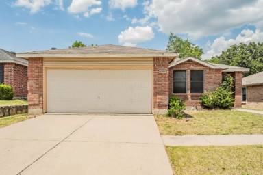 Main picture of 3327 Clydesdale Dr